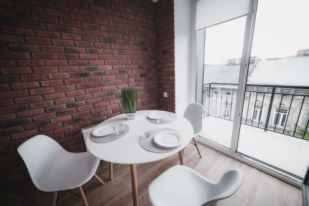 Kostjukowski Apartments Lychakivska 70A Lviv Kültér fotó